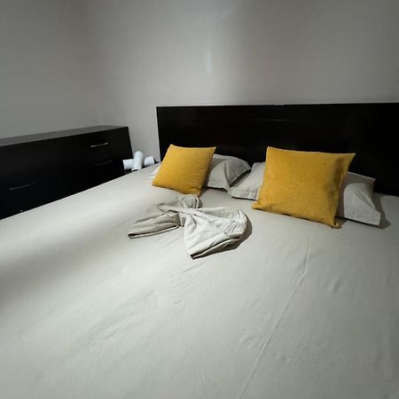 Toptani Center Apartment Тирана Екстер'єр фото