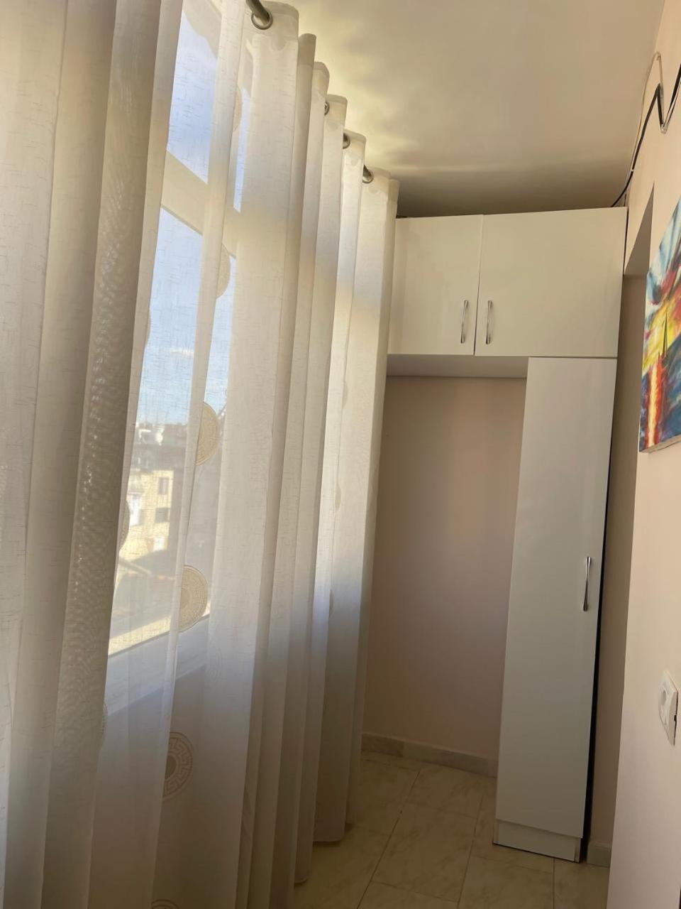 Toptani Center Apartment Тирана Екстер'єр фото