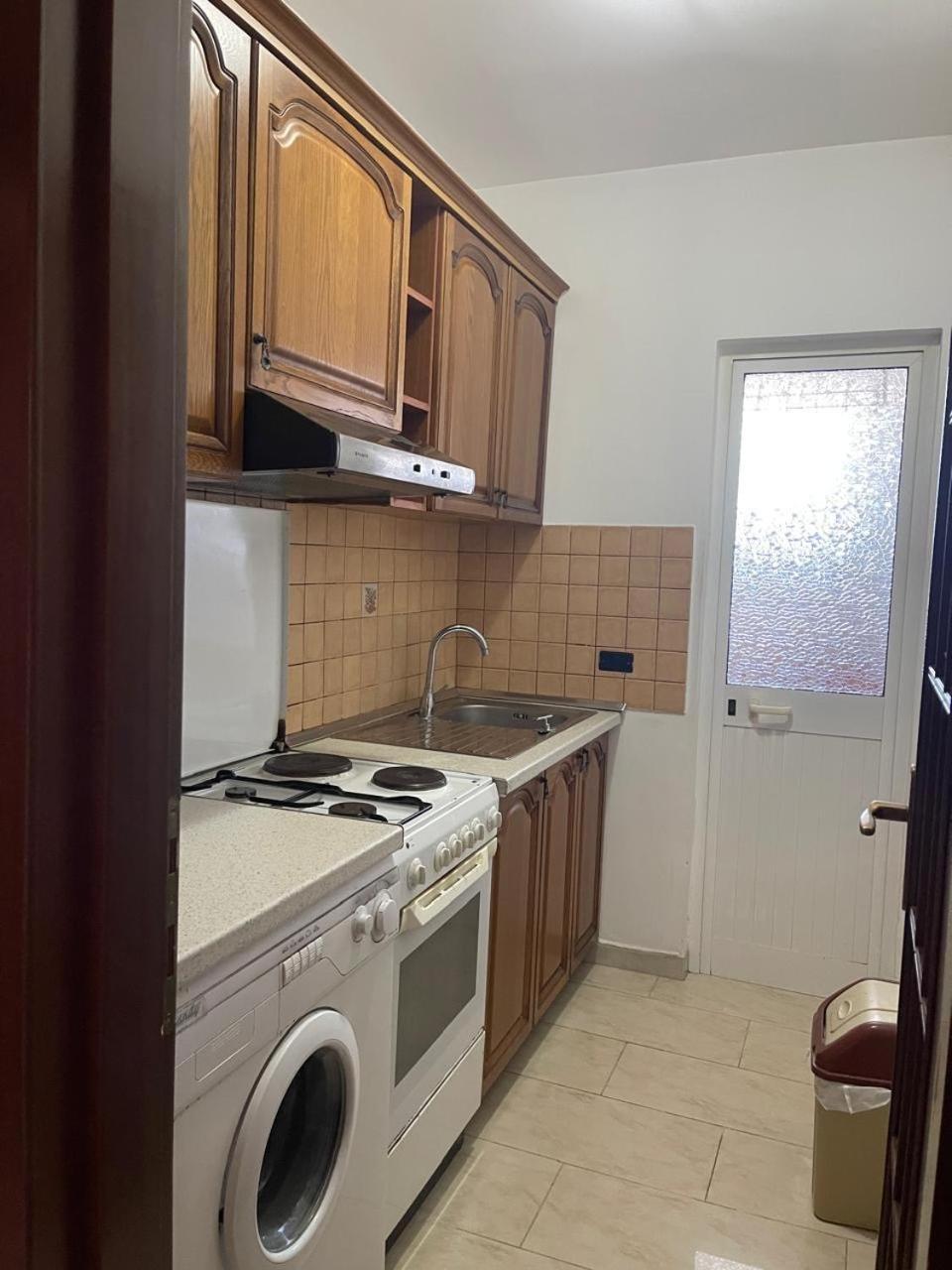 Toptani Center Apartment Тирана Екстер'єр фото