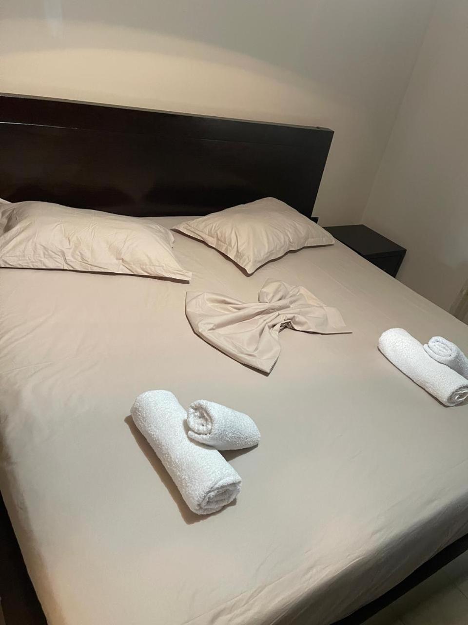 Toptani Center Apartment Тирана Екстер'єр фото