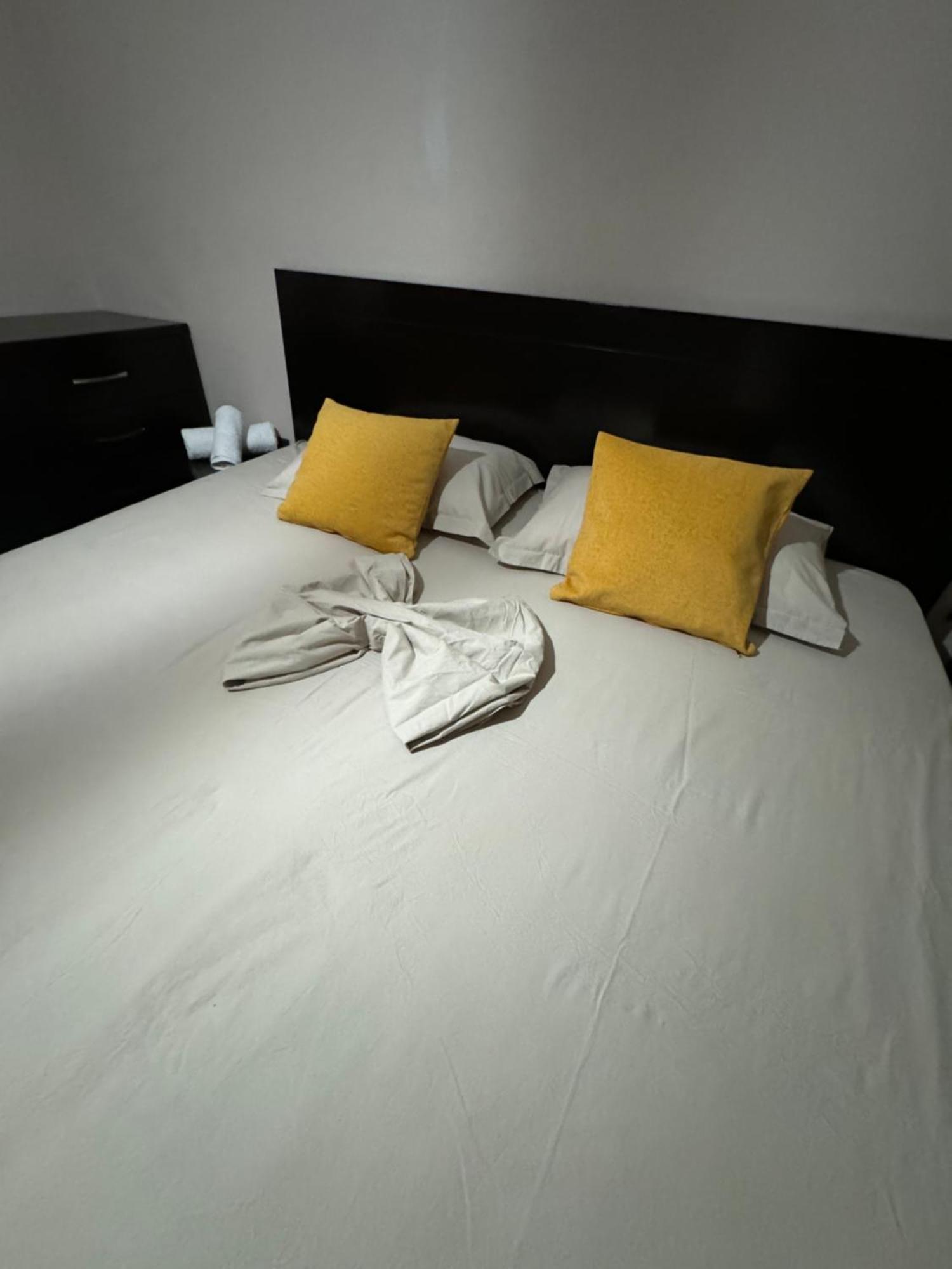 Toptani Center Apartment Тирана Екстер'єр фото